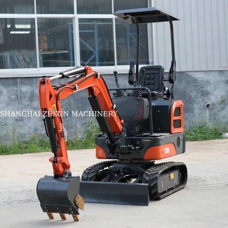 2.5トンのミニ掘削機 8.6KWの小型掘削機 ユーロV排気エンジン