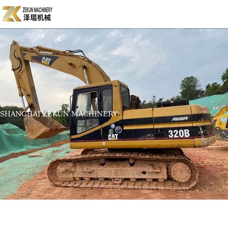 CAT320 クローラー掘削機を使ってました 20.6T 日本から輸入しました
