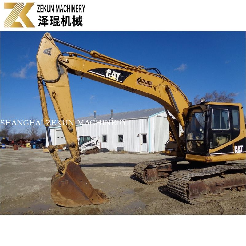 CAT 320 BL エグババターと97kwのカタピラーエンジンで可能になった土の掘削