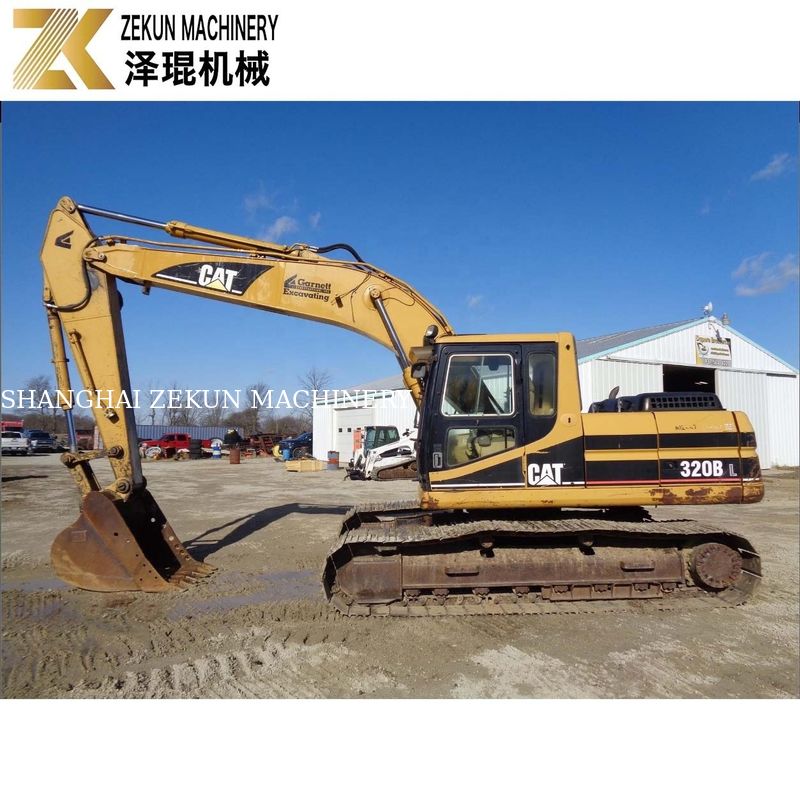 CAT 320 BL エグババターと97kwのカタピラーエンジンで可能になった土の掘削