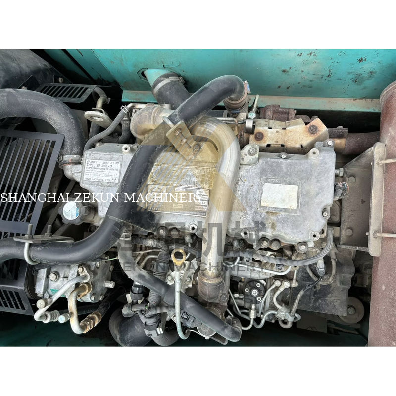 上海で使用されたコベルコ SK210-8 エグババターマシン 21 TON 2020 HINO 年とエンジン