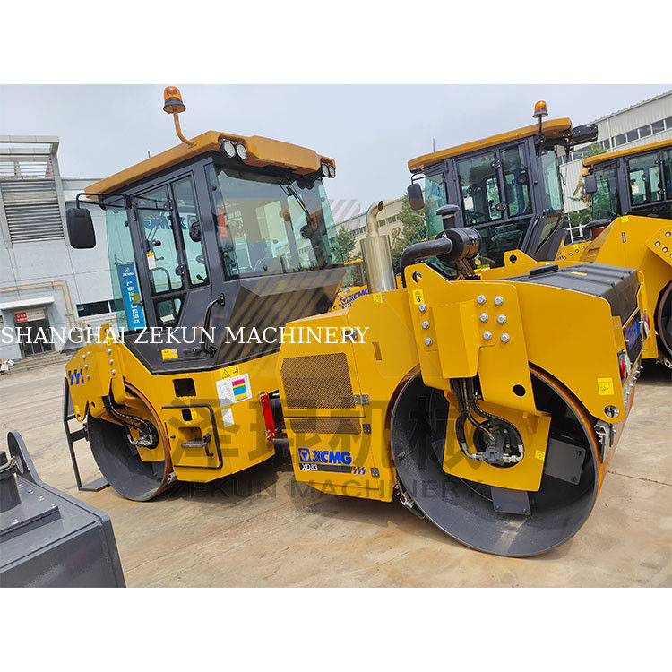 8トンのXCMG XD83 ダブルドラムロール EUステージII道路建設機器