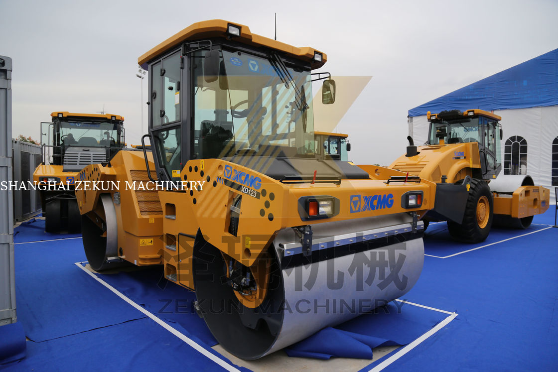 12トンのXCMG XD123 ダブルドラムロール 中国 第3段階道路建設機器