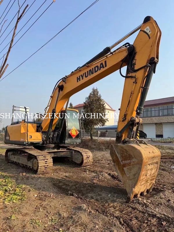 2018 R215VS 掘削機 3 800 作業時間 重作業用には最適
