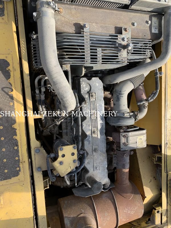 2015年製 コマツ PC210LC-8MO 油圧ショベル、運転質量100kg、最大掘削到達距離9インチ