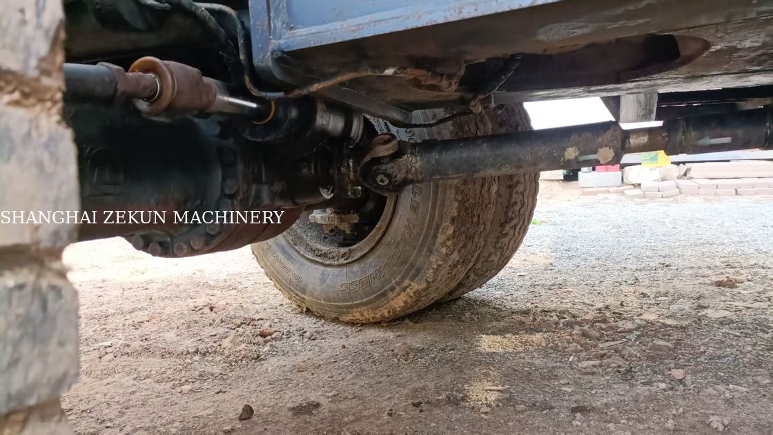 Hyundai R210W-9 ホイール式油圧ショベル 330L 燃料タンク容量と油圧バルブ