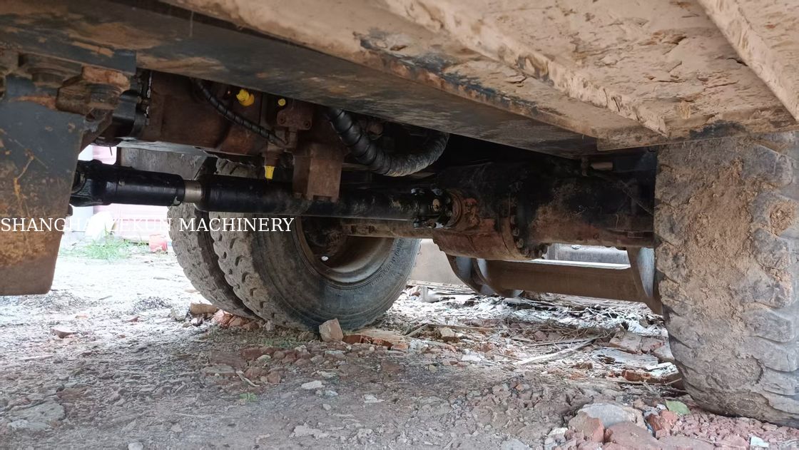 Hyundai R210W-9 ホイール式油圧ショベル 330L 燃料タンク容量と油圧バルブ