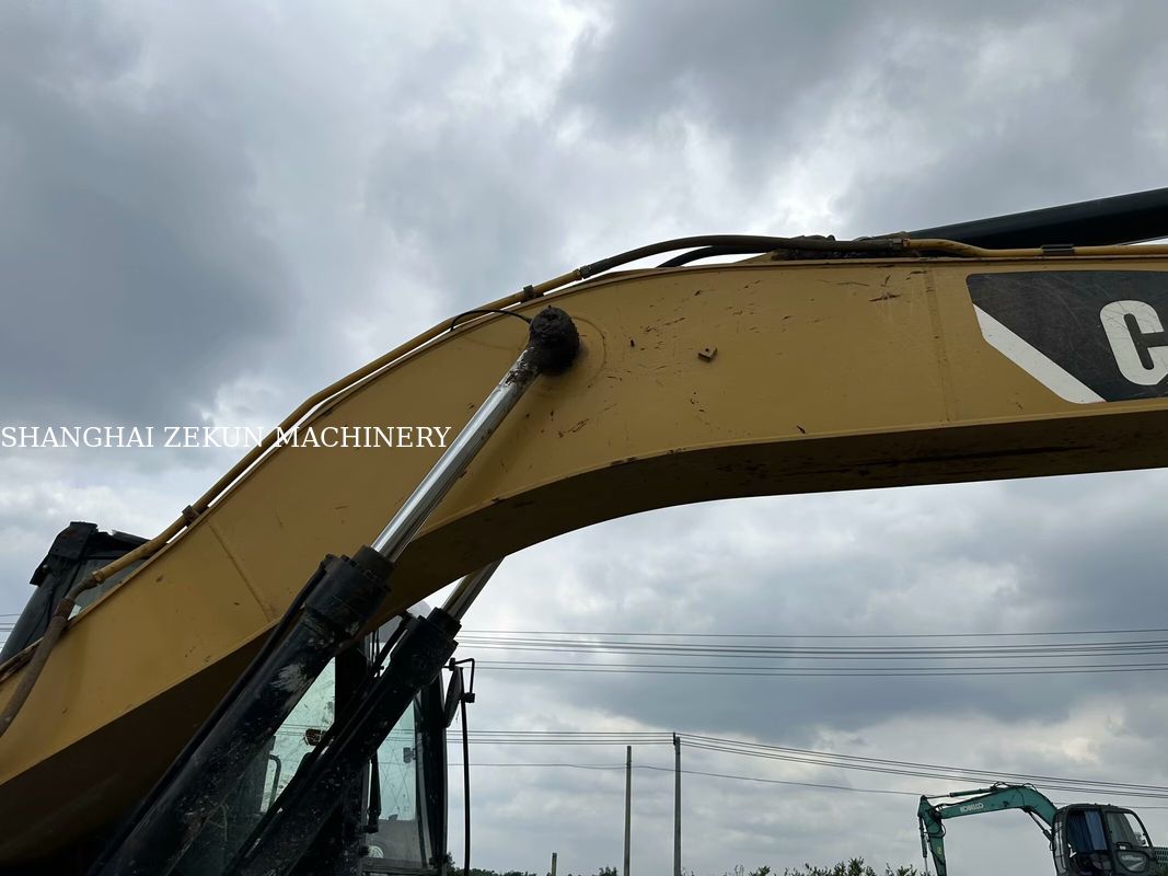 2014 CAT 320D2 掘削機 10 812hrs 性能 水力流量 2 × 214 L/min 移動速度 3.5 / 5.5 Km/h