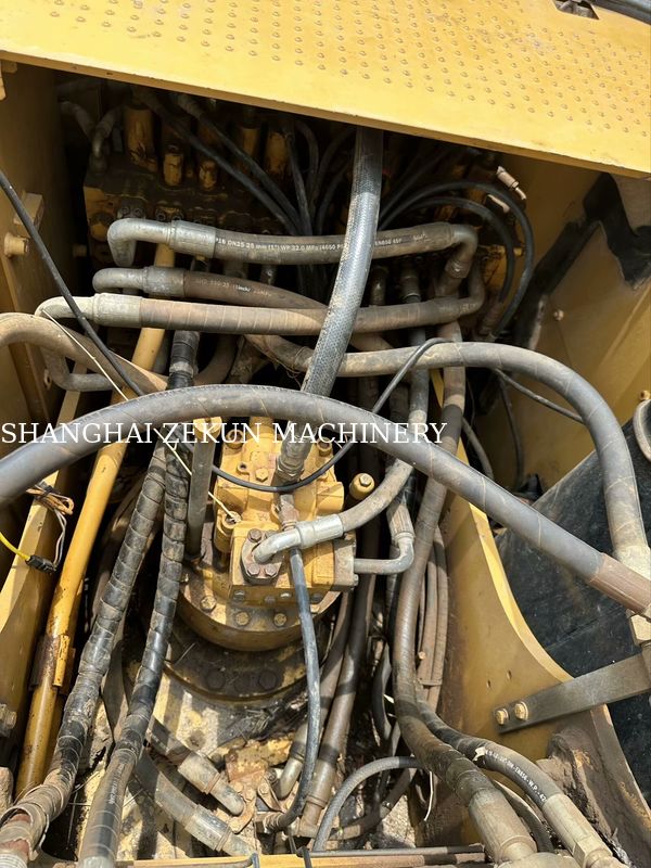 2014 CAT 320D2 掘削機 10 812hrs 性能 水力流量 2 × 214 L/min 移動速度 3.5 / 5.5 Km/h