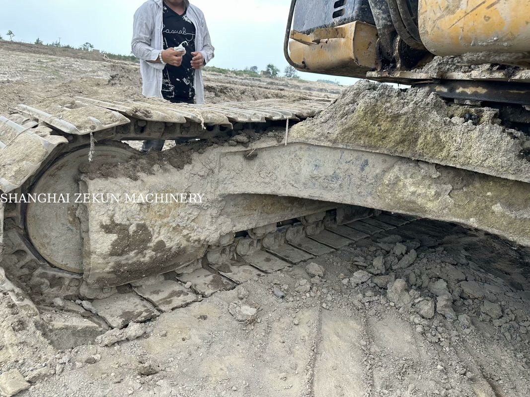 2014 CAT 320D2 掘削機 10 812hrs 性能 水力流量 2 × 214 L/min 移動速度 3.5 / 5.5 Km/h