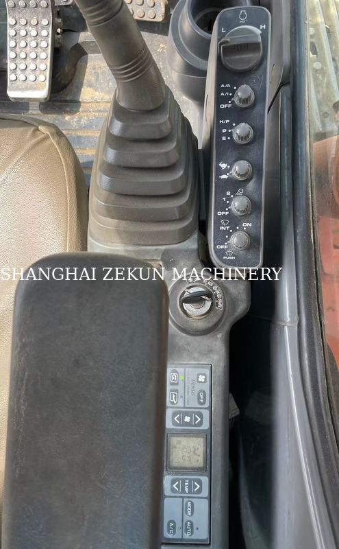 ヒタチ ZX120-6 掘削機 2.5m 腕長 210mm マックスダンピング高度 11158hrs
